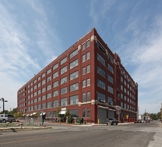 Primary Photo - Mitchell Park Plaza
