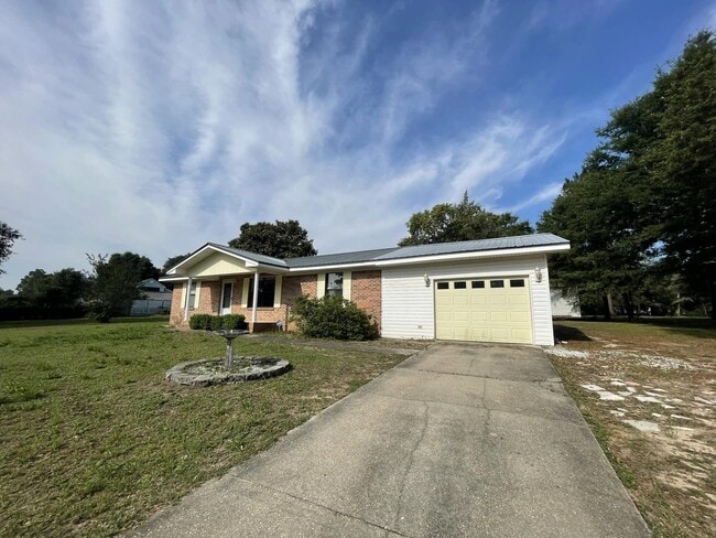 Photo - 688 Roberts Dr