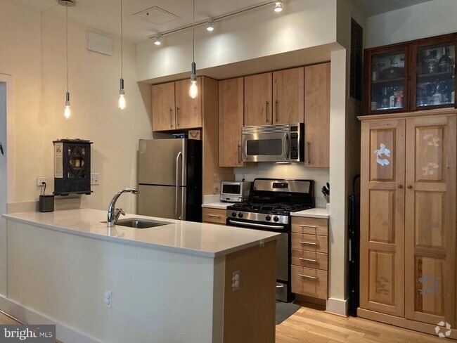 Building Photo - 1435 Chapin St NW Unit 104 Rental