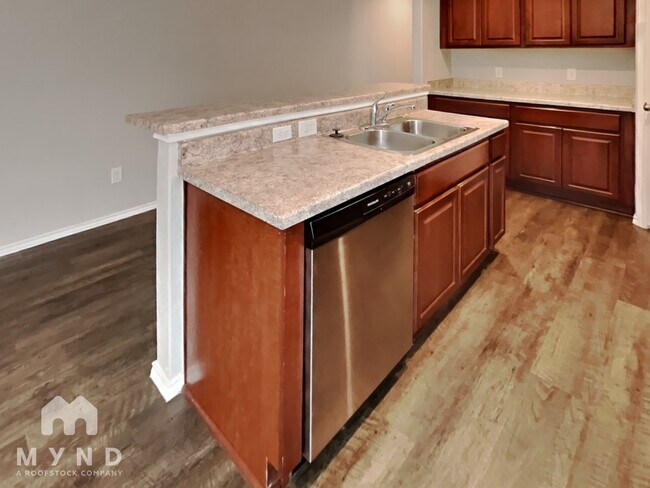 Photo - 4011 Turning Pine Edge