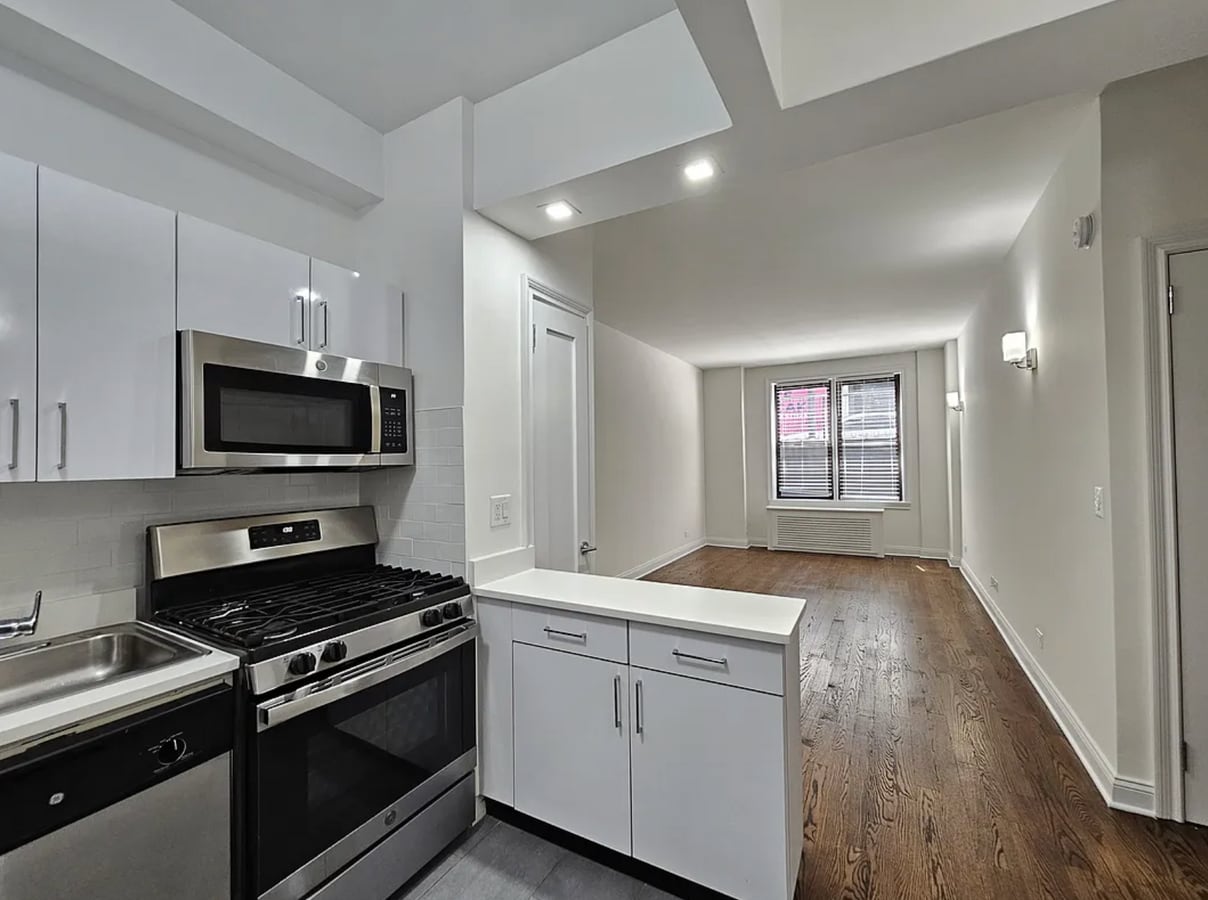 Photo - 236 W 22nd St Townhome