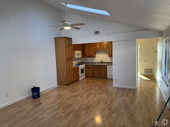 Building Photo - 850 E Cotati Ave Unit 16 Rental