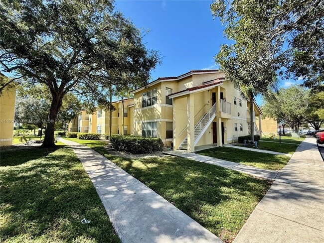 Building Photo - 12840 Vista Isles Dr Unit 618