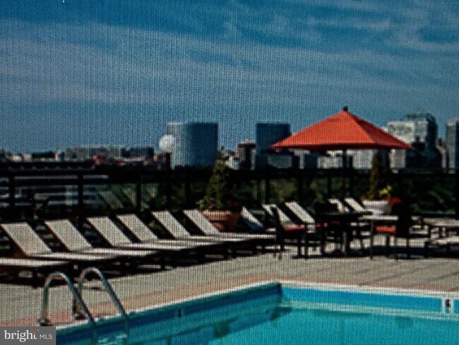 Photo - 950 25th St NW Unit 916N