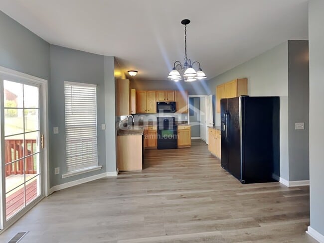 Photo - 116 Camerado Ln