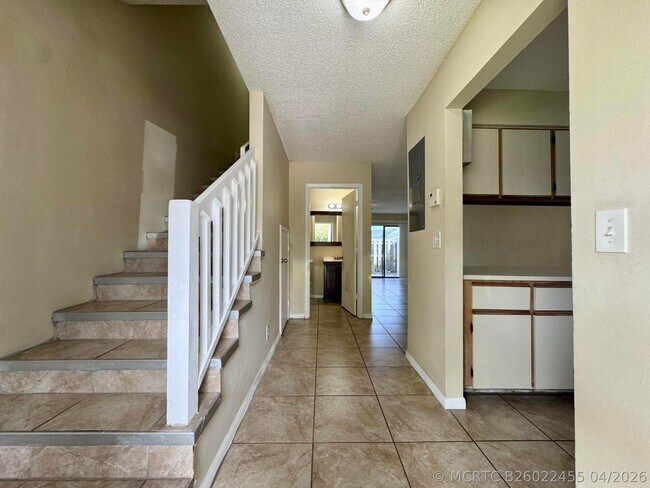 Photo - 704 Riverside Dr