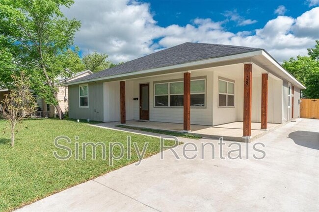 Building Photo - 1711 Sycamore St Rental