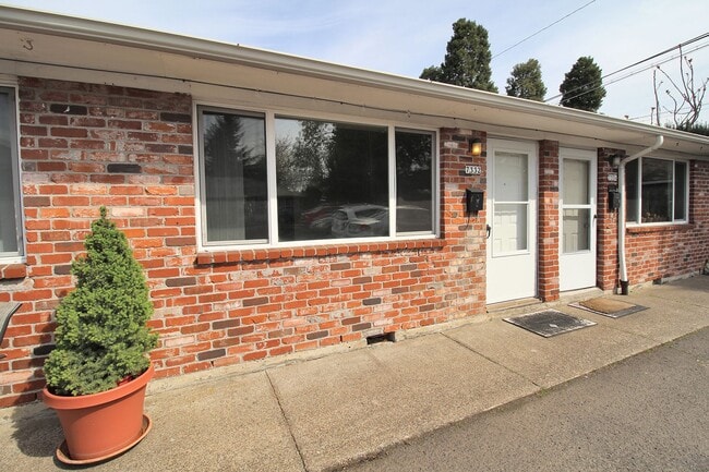 Building Photo - 7312-7334 N Lancaster Ave Unit 7332