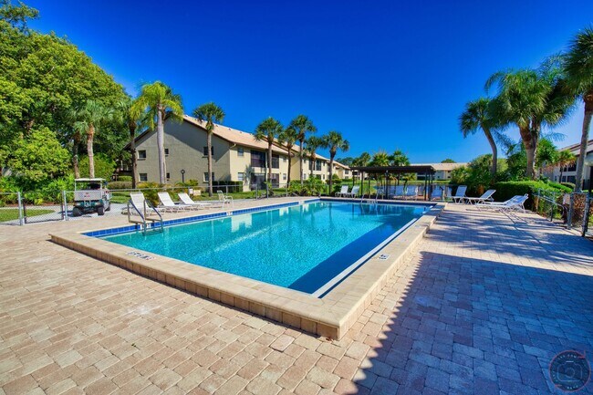 365 3 Lakes Ln Unit B