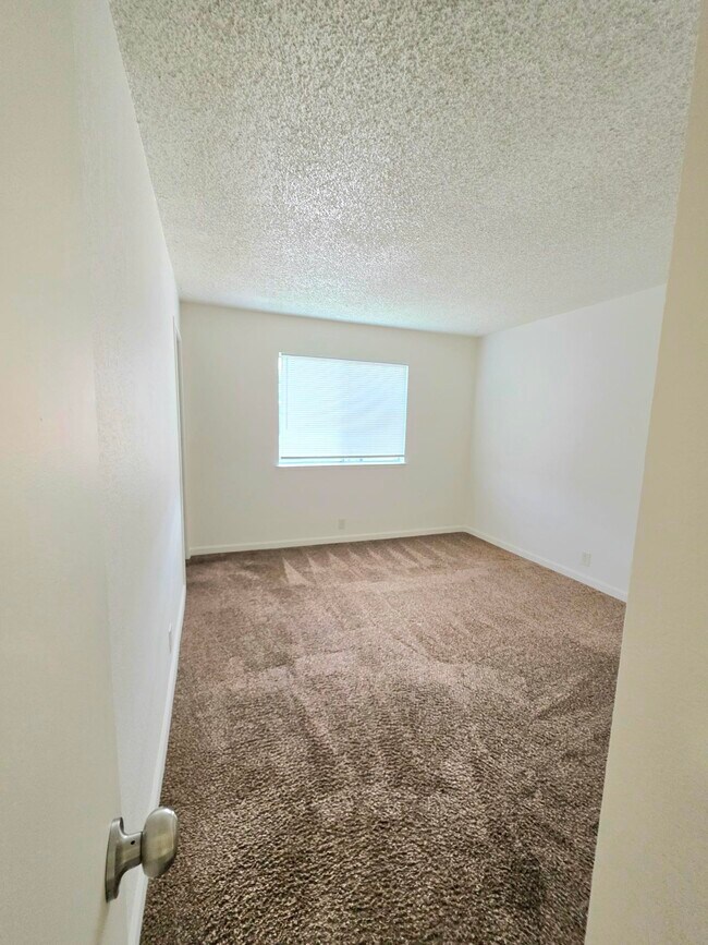 1221 B St, Yuba City, CA 95991