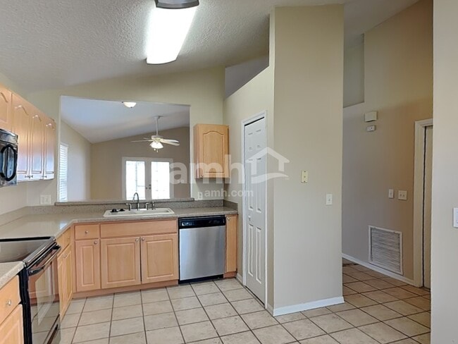 Photo - 2465 Saint Pauls Dr