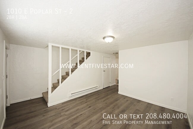 Photo - 1010 E Poplar St Unit 2