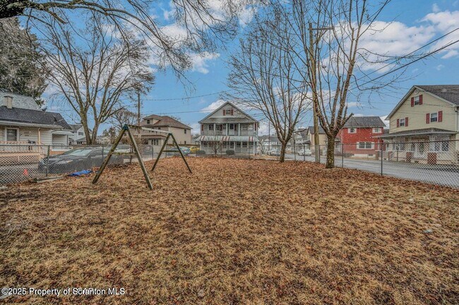 Photo - 1200 Main St