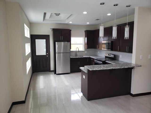 1417 S Flag St Unidad 1