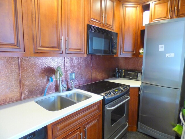 Photo - 1916 17th St NW