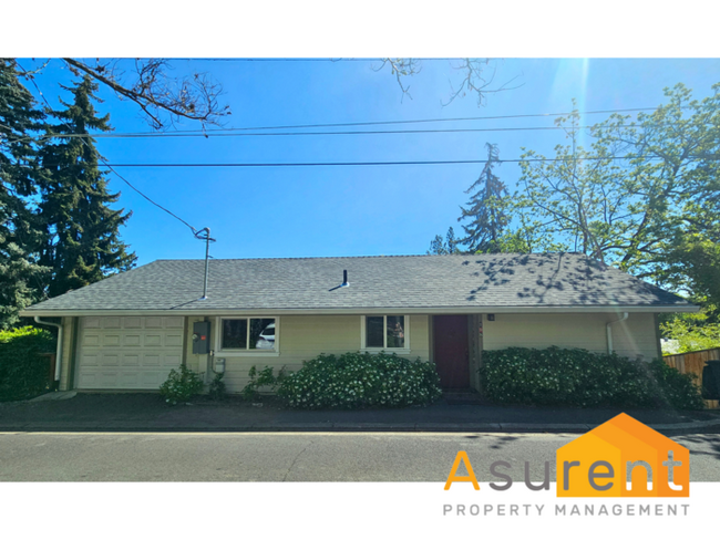 Building Photo - Fully Furnished Ashland home a short from ...