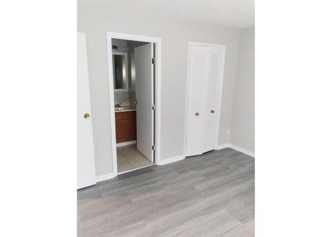 Building Photo - 3033 Clifton Ave Unit 3033-11