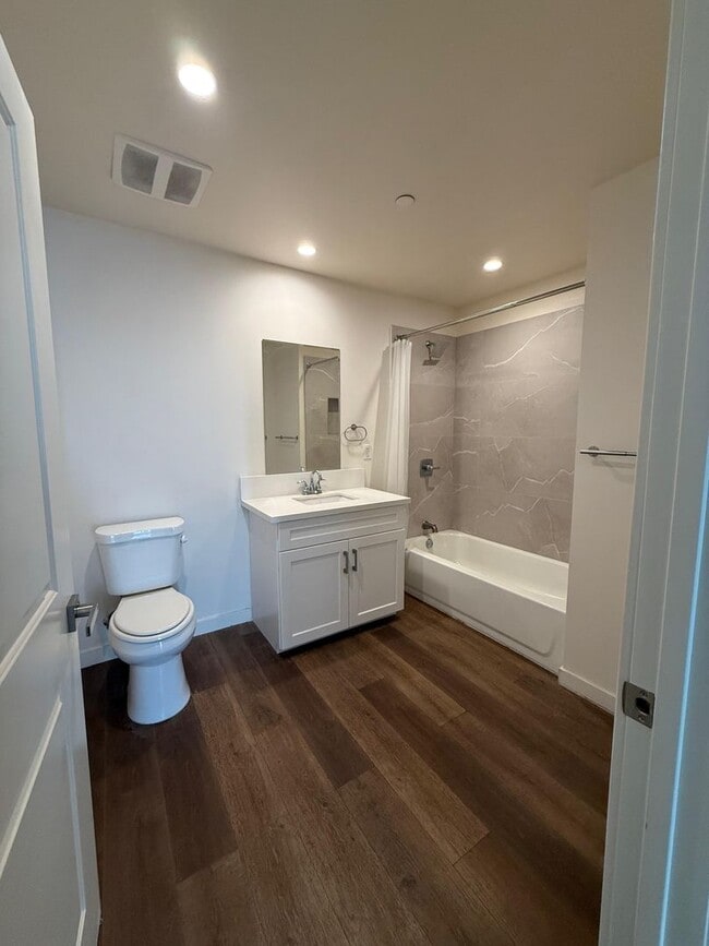 Photo - The Hamilton