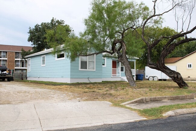 Photo - OLMOS PARK TERRACE DUPLEX