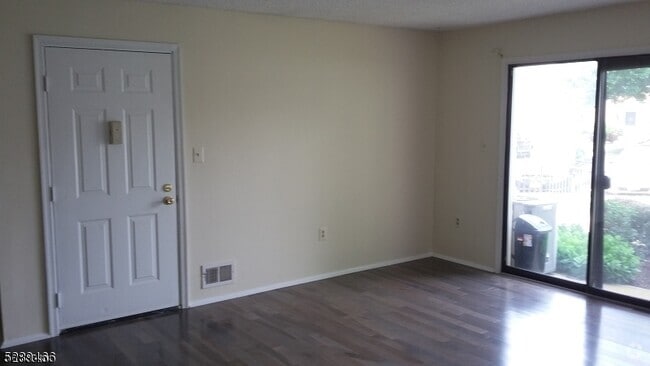 Building Photo - 297 English Pl Rental