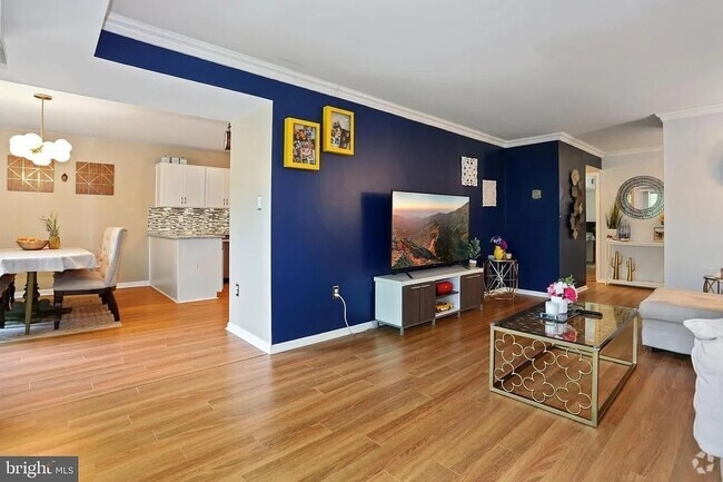 Building Photo - 9725 Kings Crown Ct Unit 202 Rental