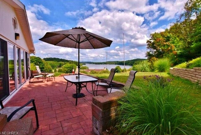 Photo - 3bed 2bath Home with Atwood Lake Views