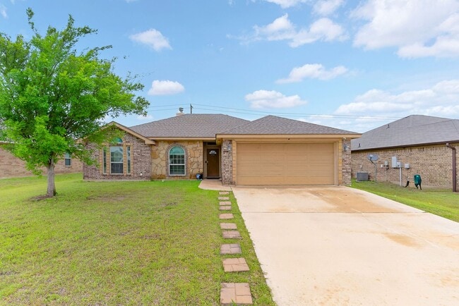 Building Photo - 6005 Newcastle Dr
