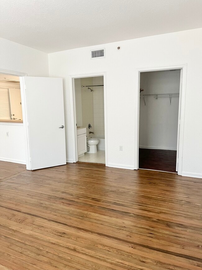 Photo - 2429 N Dixie Hwy