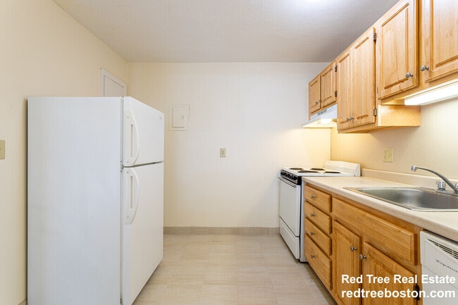 Building Photo - 84 Gardner St Unit 7B