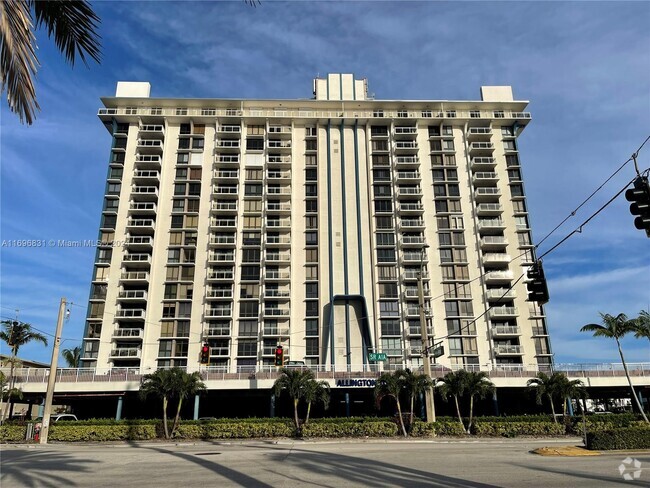 Building Photo - 1600 S Ocean Dr Unit 3H Rental