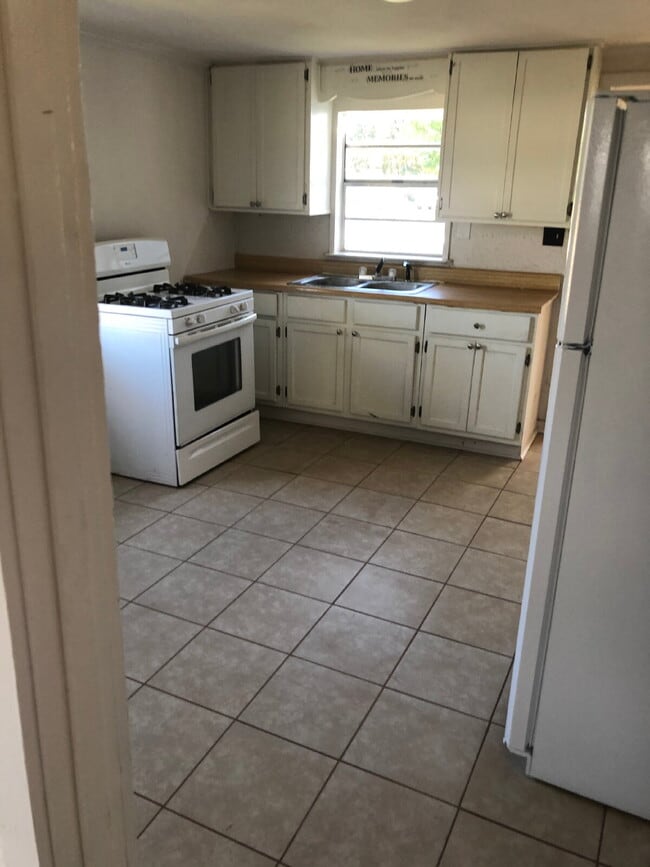 Photo - "Charming 3-Bedroom Home in Jonesboro – Cozy 955 Sq Ft Living!"