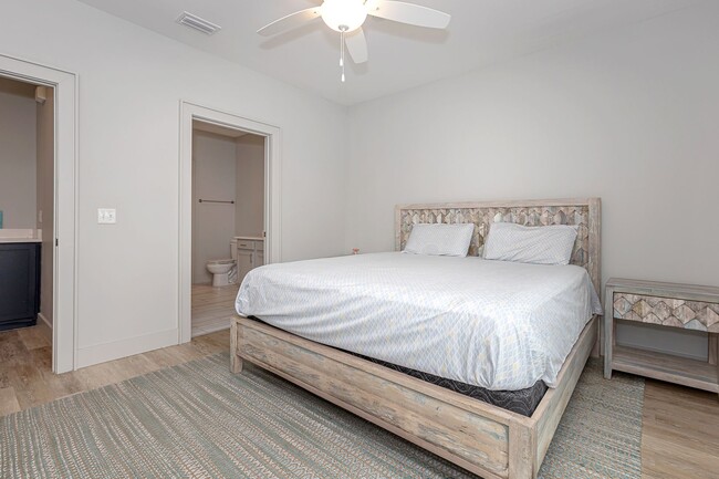 Photo - Fully furnished luxurious waterfront condo at The Inlet!