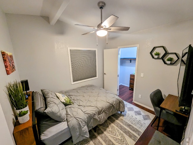 Photo - 120 E Camille Dr