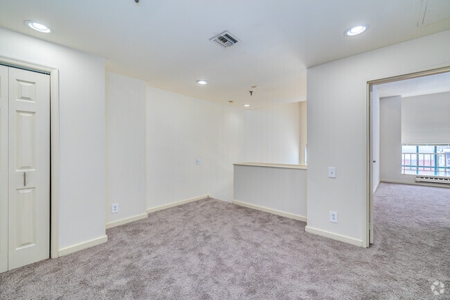 2BR Bi-Level, 2BA - 1,230SF - Loft