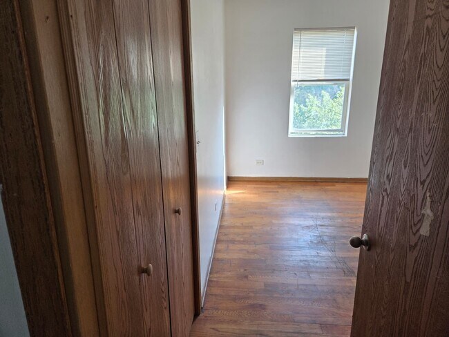 1259 S Kolin Ave Unit 3