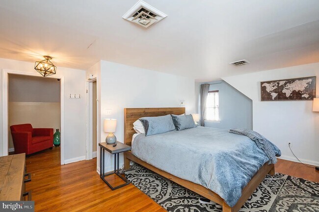 First Bedroom - 612 Windwood Rd Unit 2