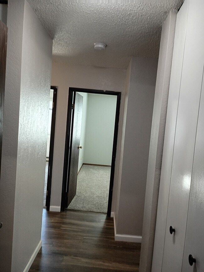 Photo - 207 9th Ave