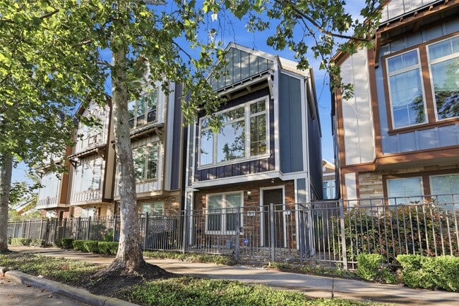 Photo - 1816 Dennis St