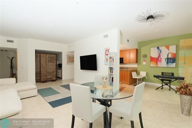 Photo - 411 N New River Dr E Unidad 201