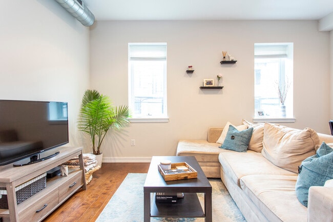 Building Photo - 830 S 4th St Unit #7