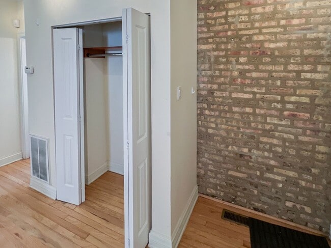 Photo - 622 W Roscoe St Unit 1A