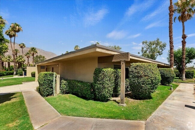 Building Photo - 1326 Tiffany Cir N Rental