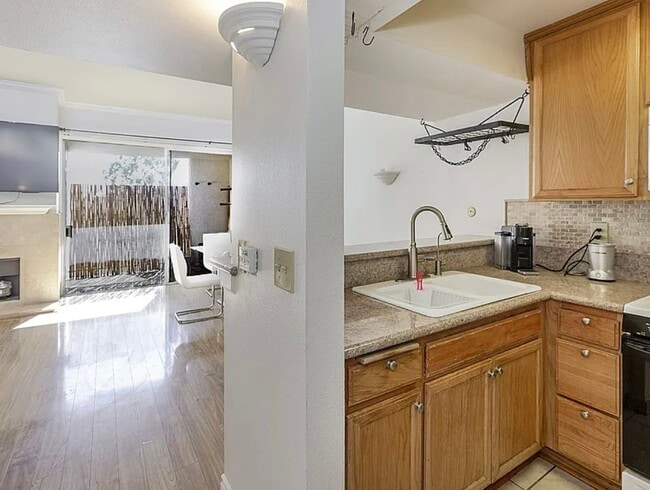 Photo - 5325 Newcastle Ave Unidad 328