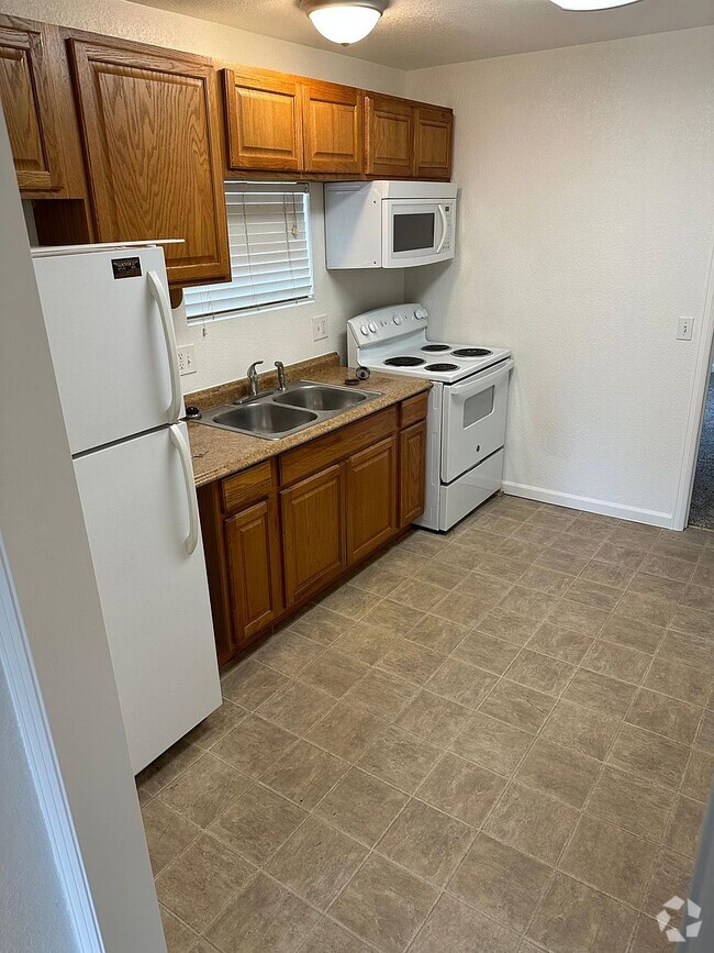 Building Photo - 307 S El Paso St Rental
