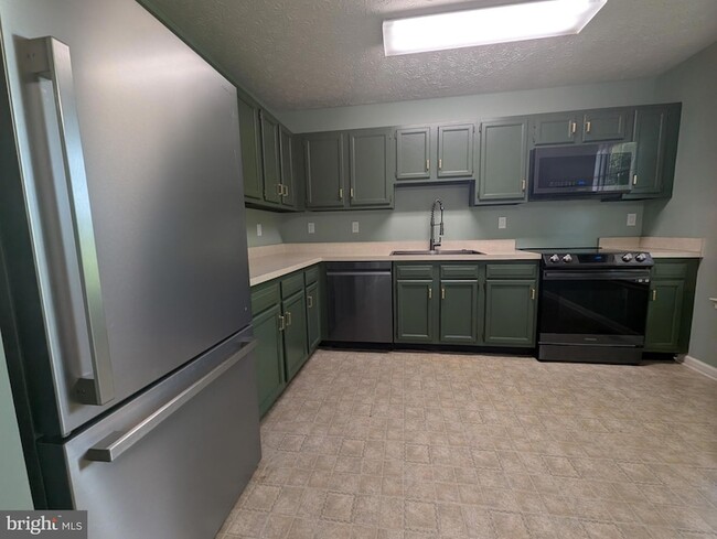 Photo - 629 Tripp Creek Ct