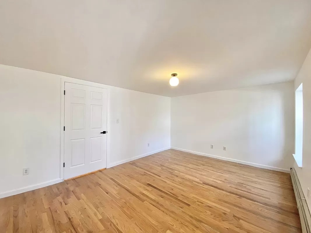 Photo - 623 Monroe St