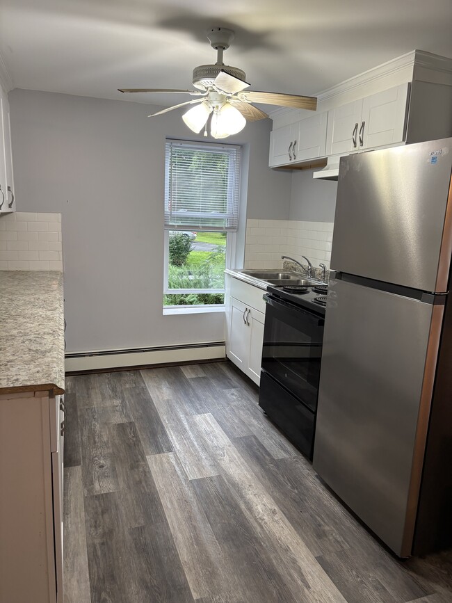43 Cone Ave Unidad 43 Cone Ave Unit 2 West Meriden, CT 06450