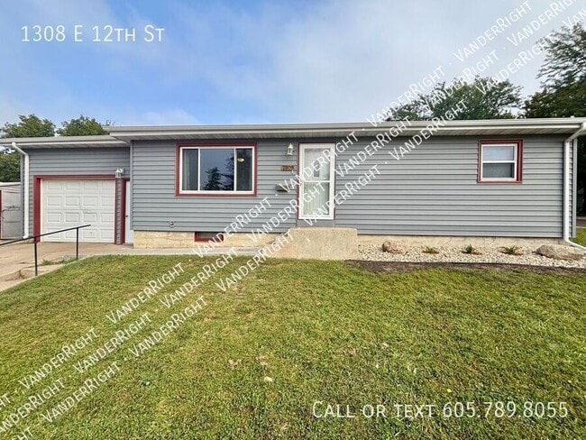 Building Photo - 1308 E 12th St Rental
