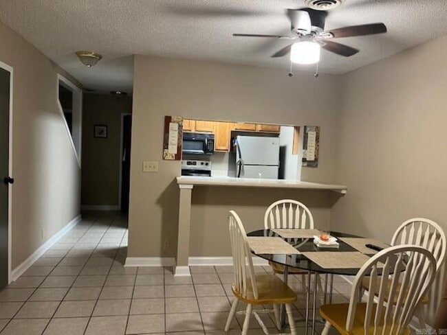 Photo - 135 Hillview Dr