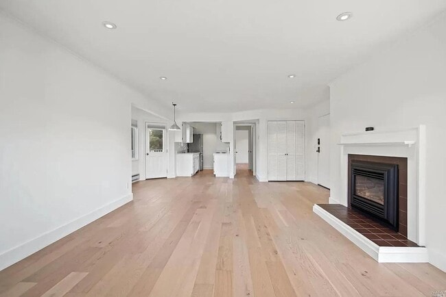 Photo - 120 Seminary Dr